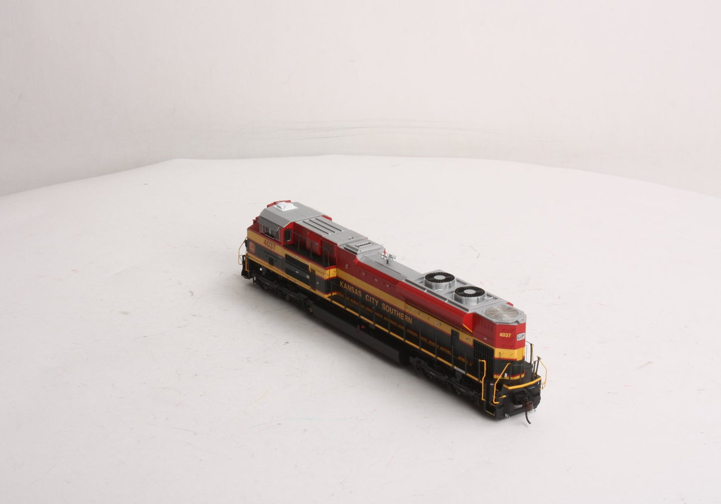 Athearn G68616 HO KCS SD70ACe Diesel Locomotive with DCC & Sound #4037