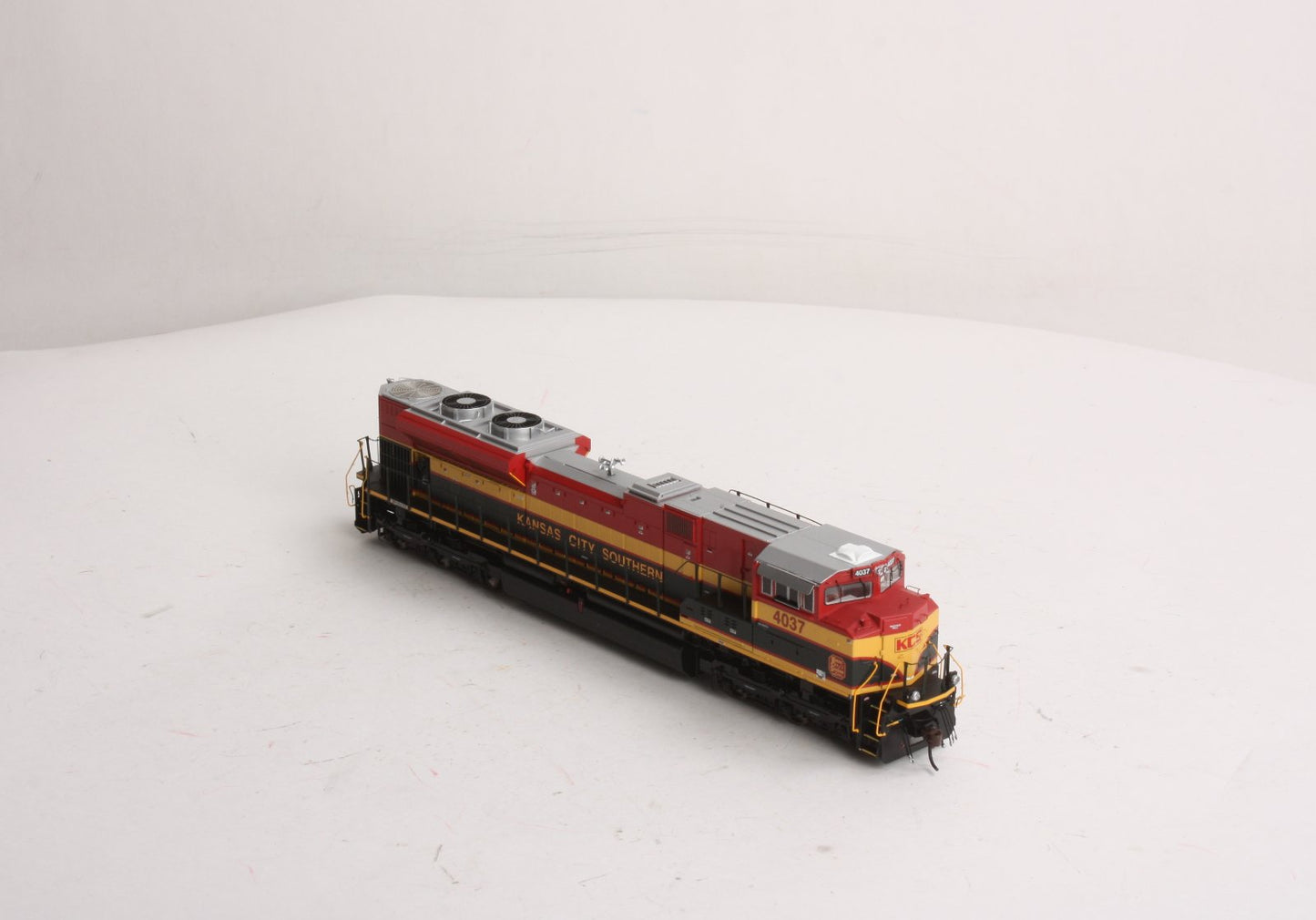 Athearn G68616 HO KCS SD70ACe Diesel Locomotive with DCC & Sound #4037