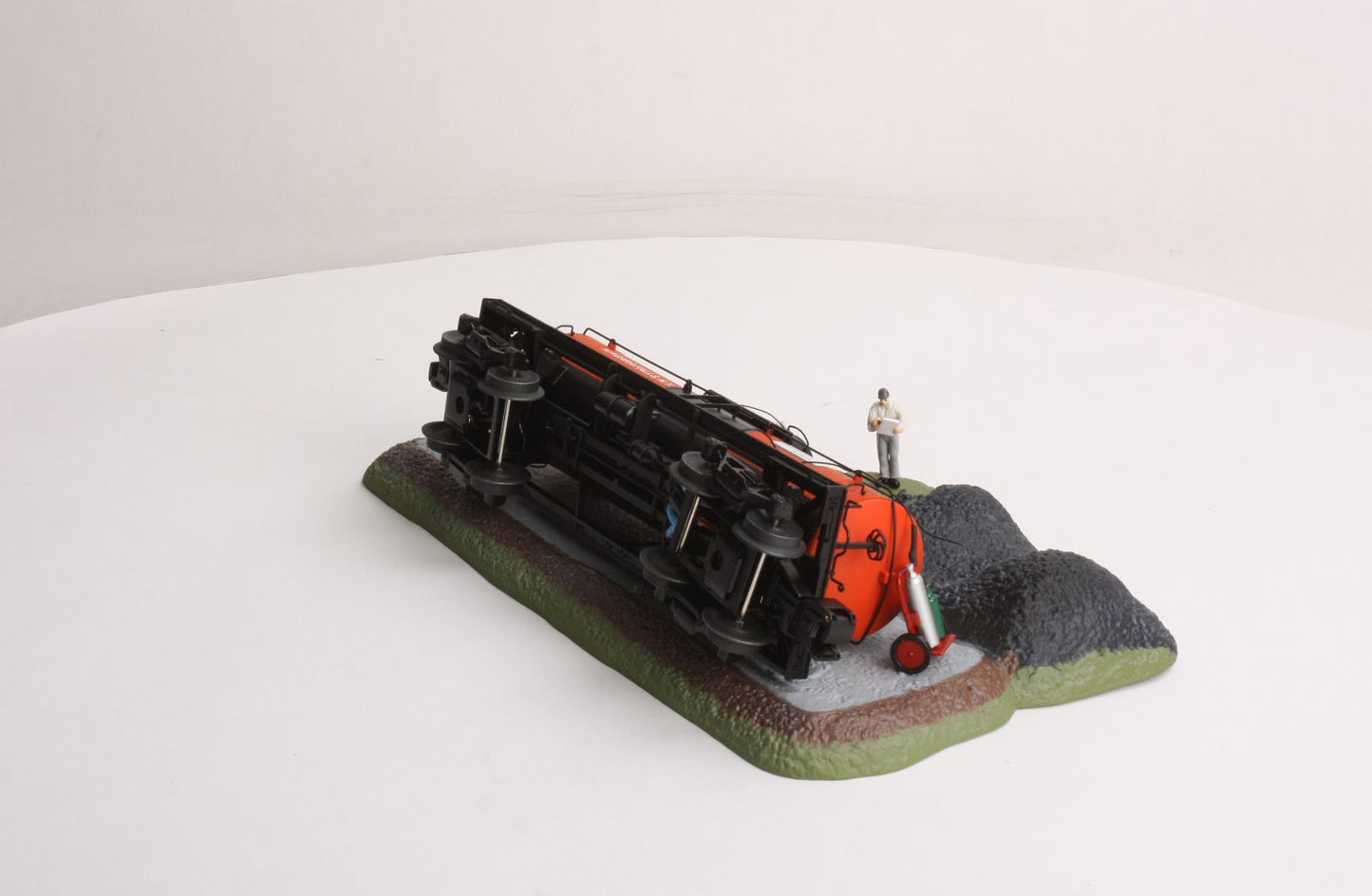 Lionel 6-37977 O Hooker Tank Car Accident