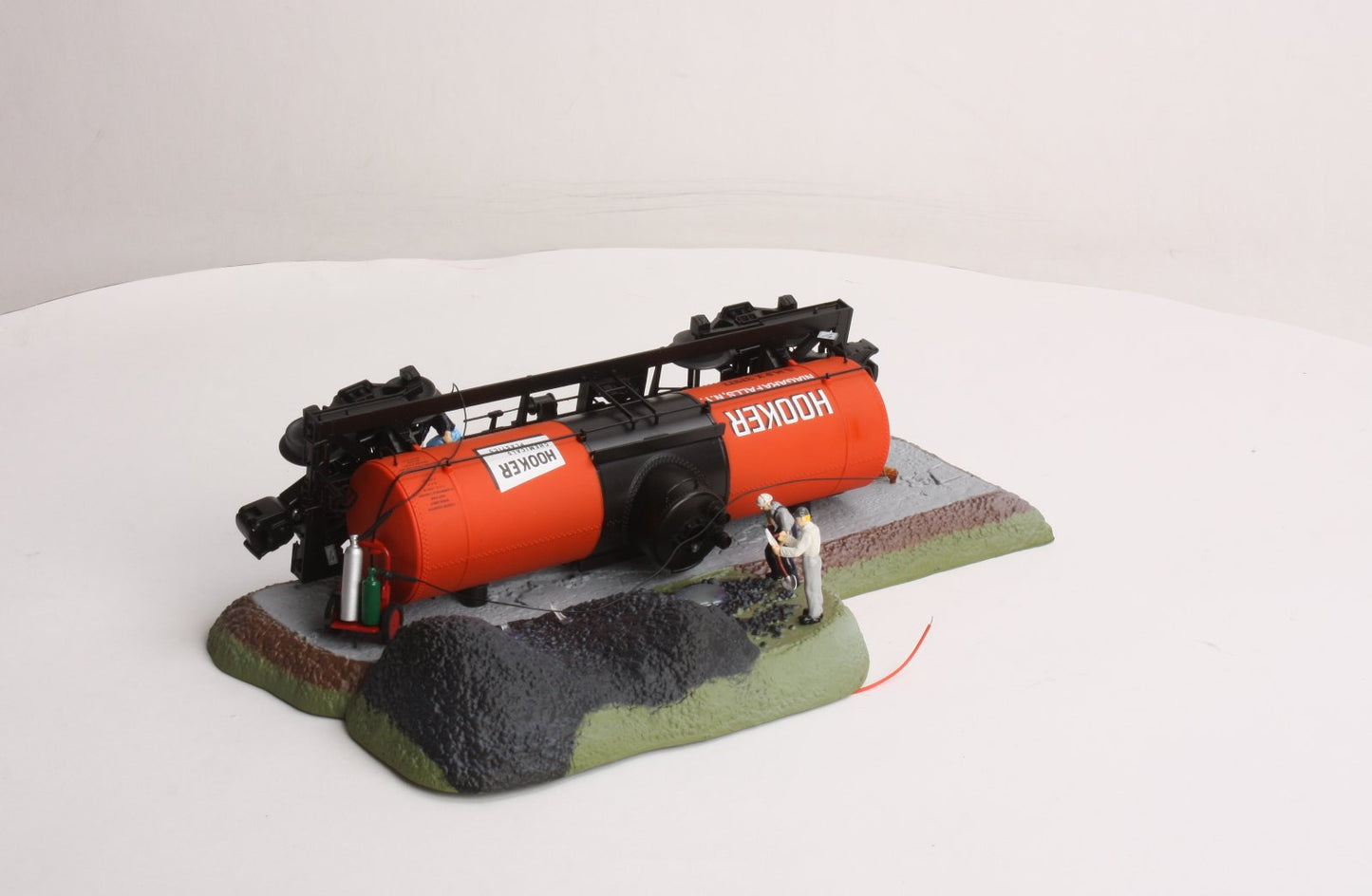 Lionel 6-37977 O Hooker Tank Car Accident