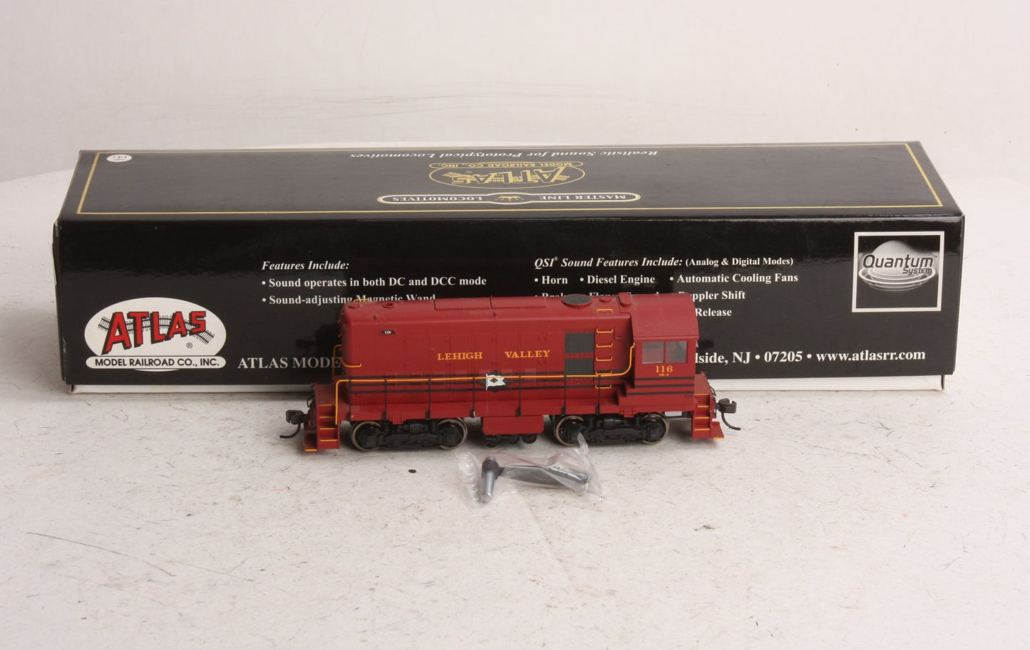 Atlas 10001106 HO Scale HH660 Gold Lehigh Valley Diesel Loco W/ DCC & Sound #116