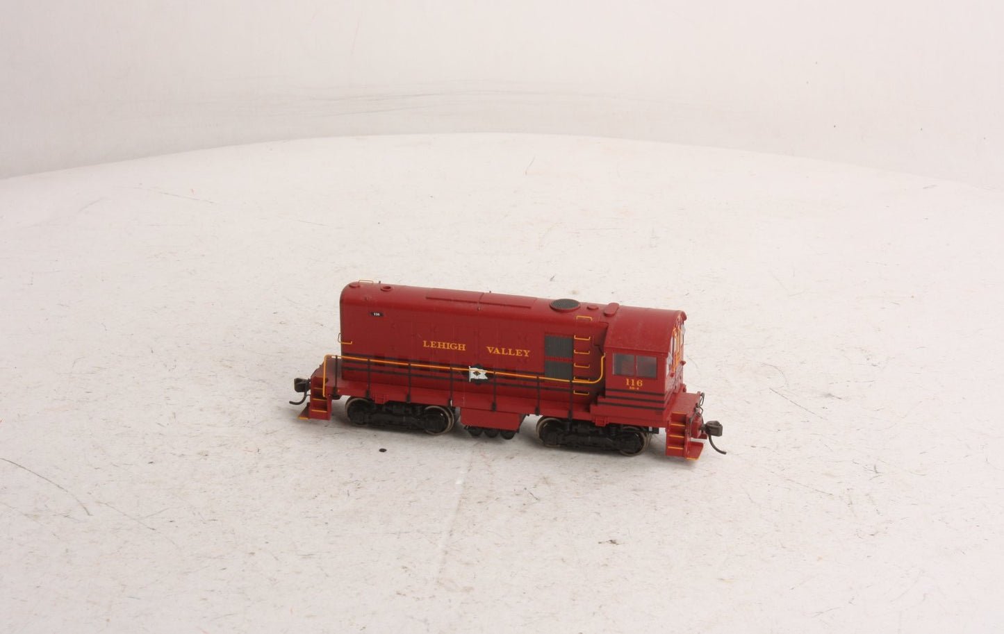 Atlas 10001106 HO Scale HH660 Gold Lehigh Valley Diesel Loco W/ DCC & Sound #116