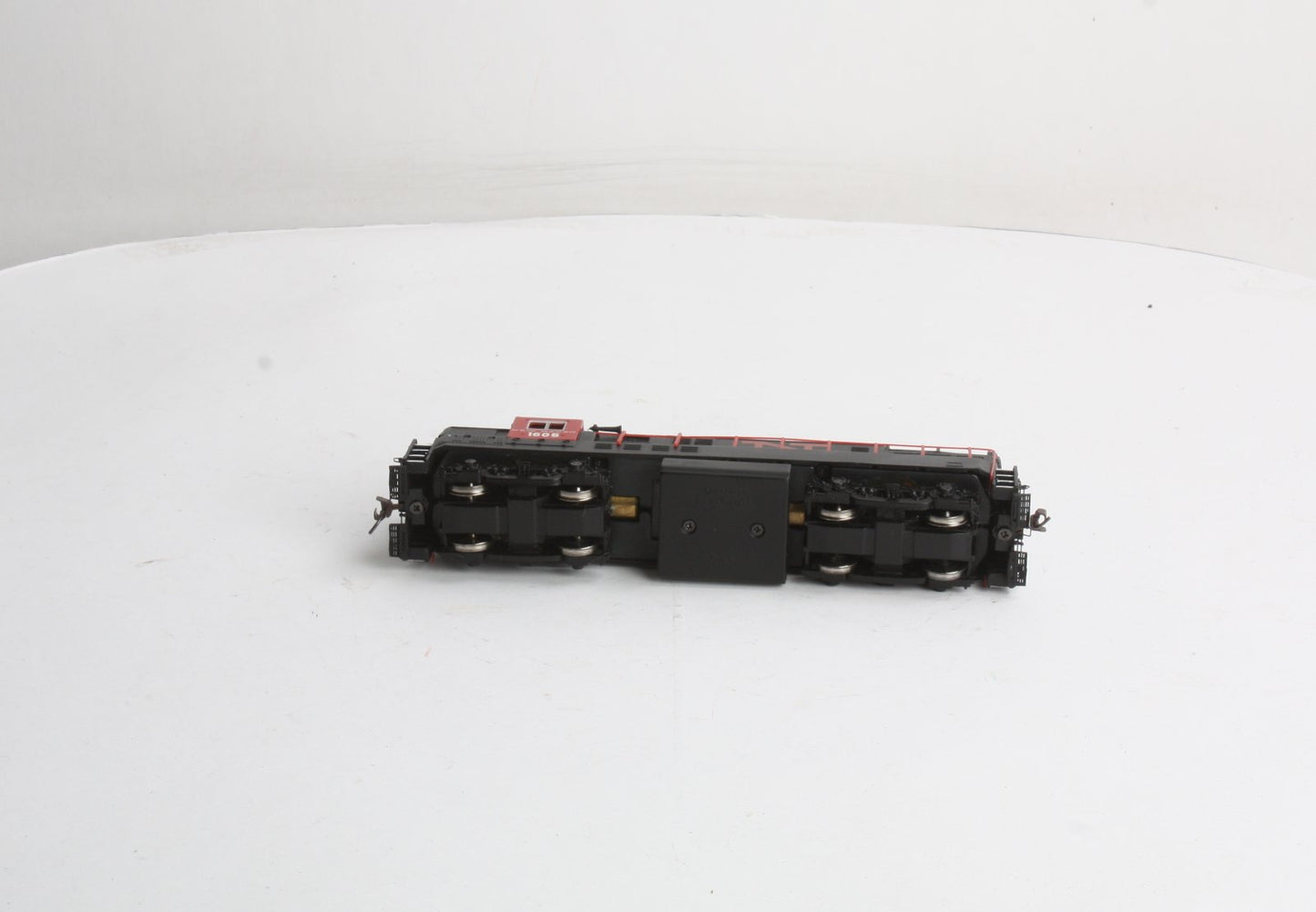 Bachmann 81228 HO Scale New Haven H16-44 Trainmaster Diesel Locomotive #1605