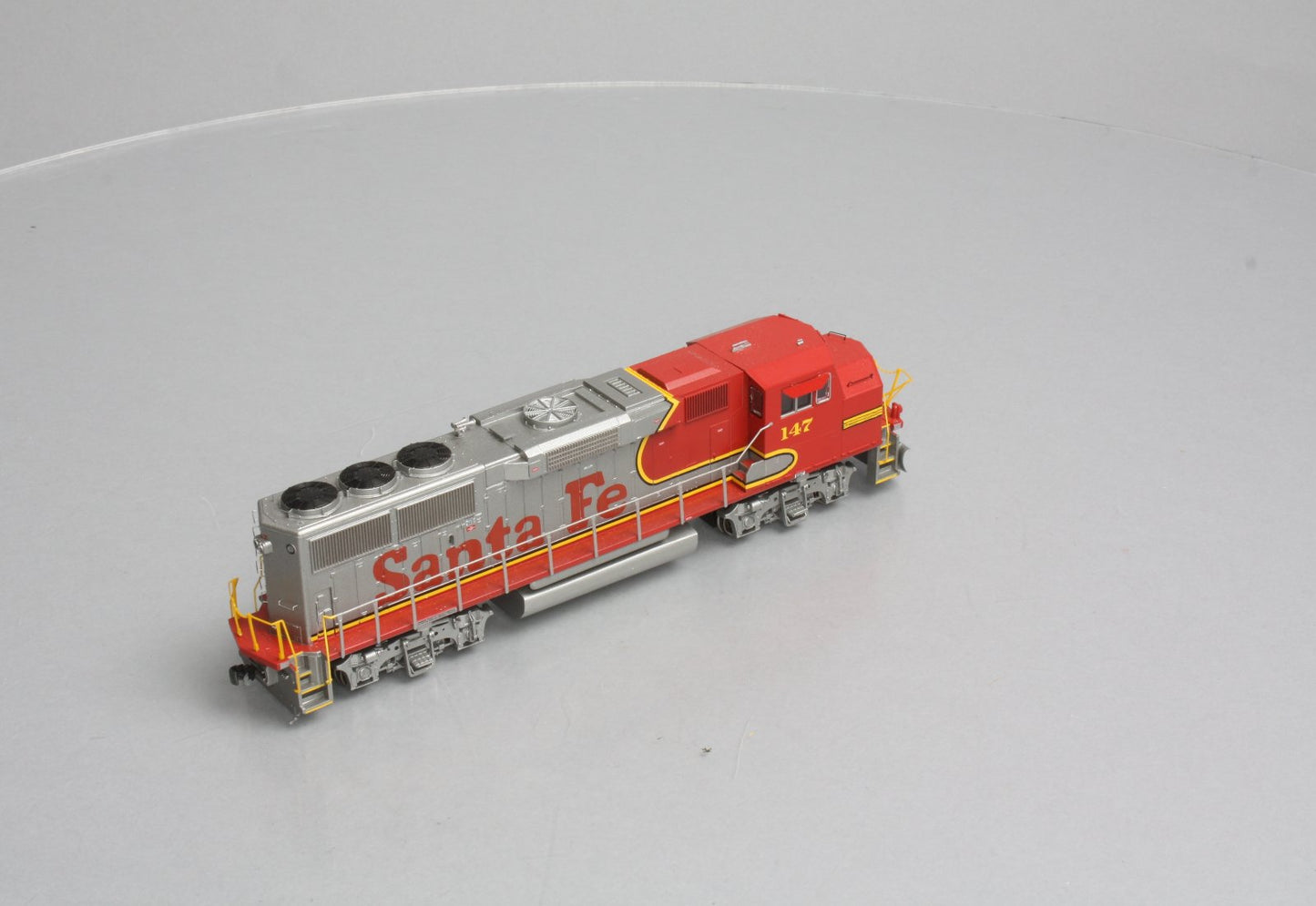 Athearn 88847 HO Scale Santa Fe GP60M Diesel Locomotive #147