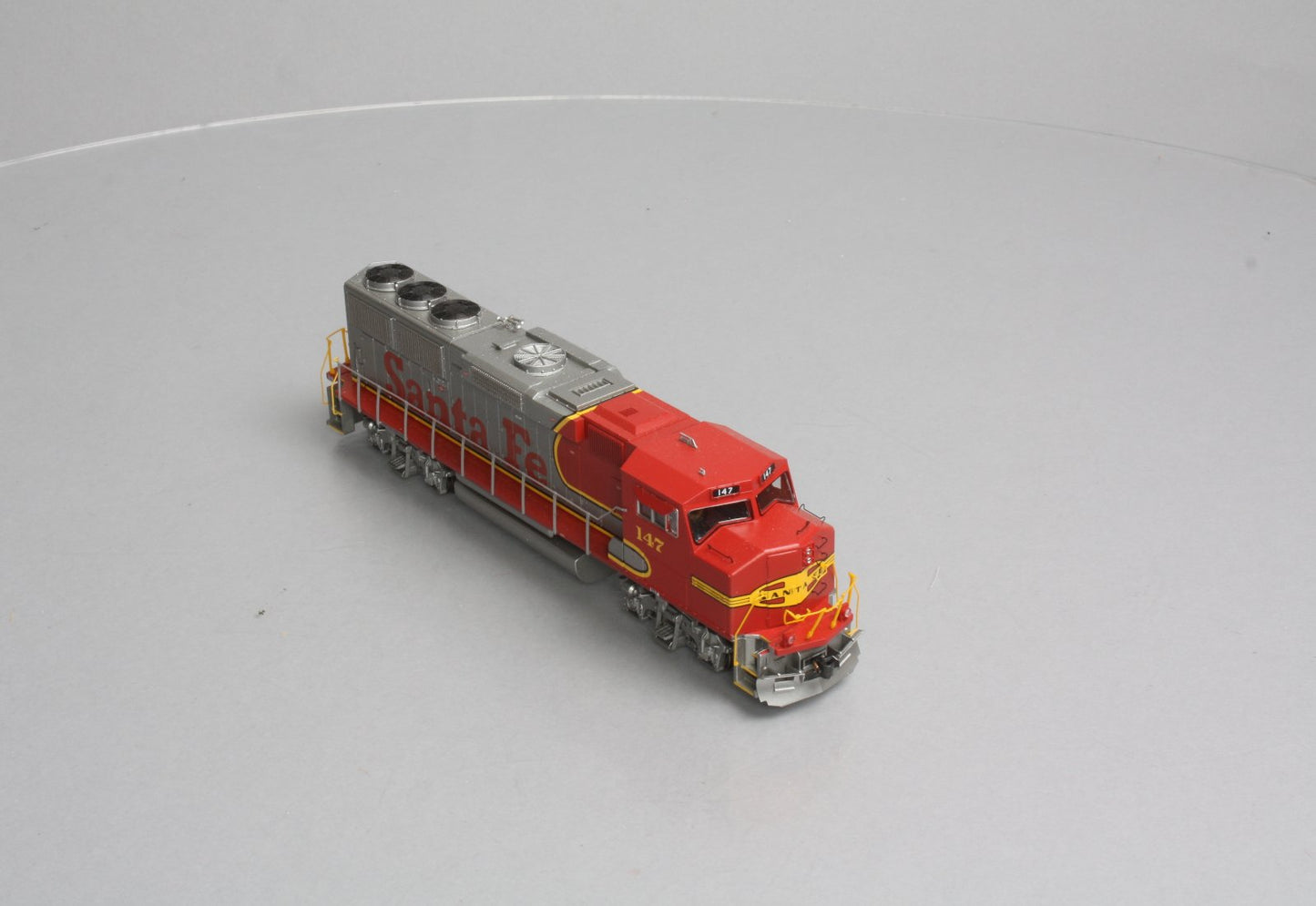 Athearn 88847 HO Scale Santa Fe GP60M Diesel Locomotive #147