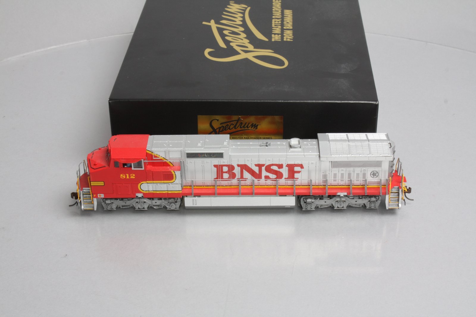 OBO..N Scale Bachmann Spectrum hotsell GE Dash-8 CW40 Diesel Locomotive BNSF