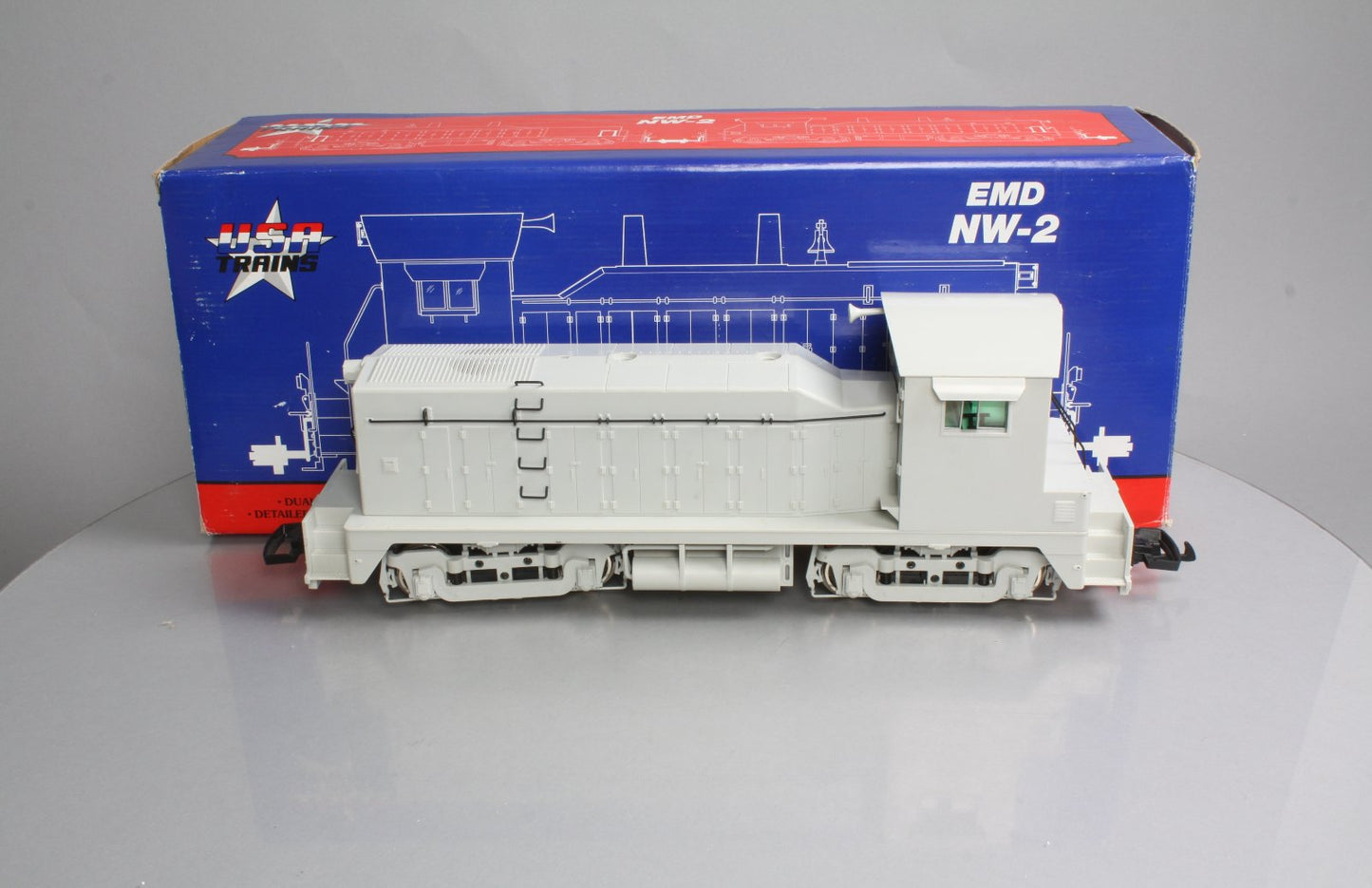 USA Trains 22000 G Undecorated NW2 Diesel Locomotive Powered Cow Unit