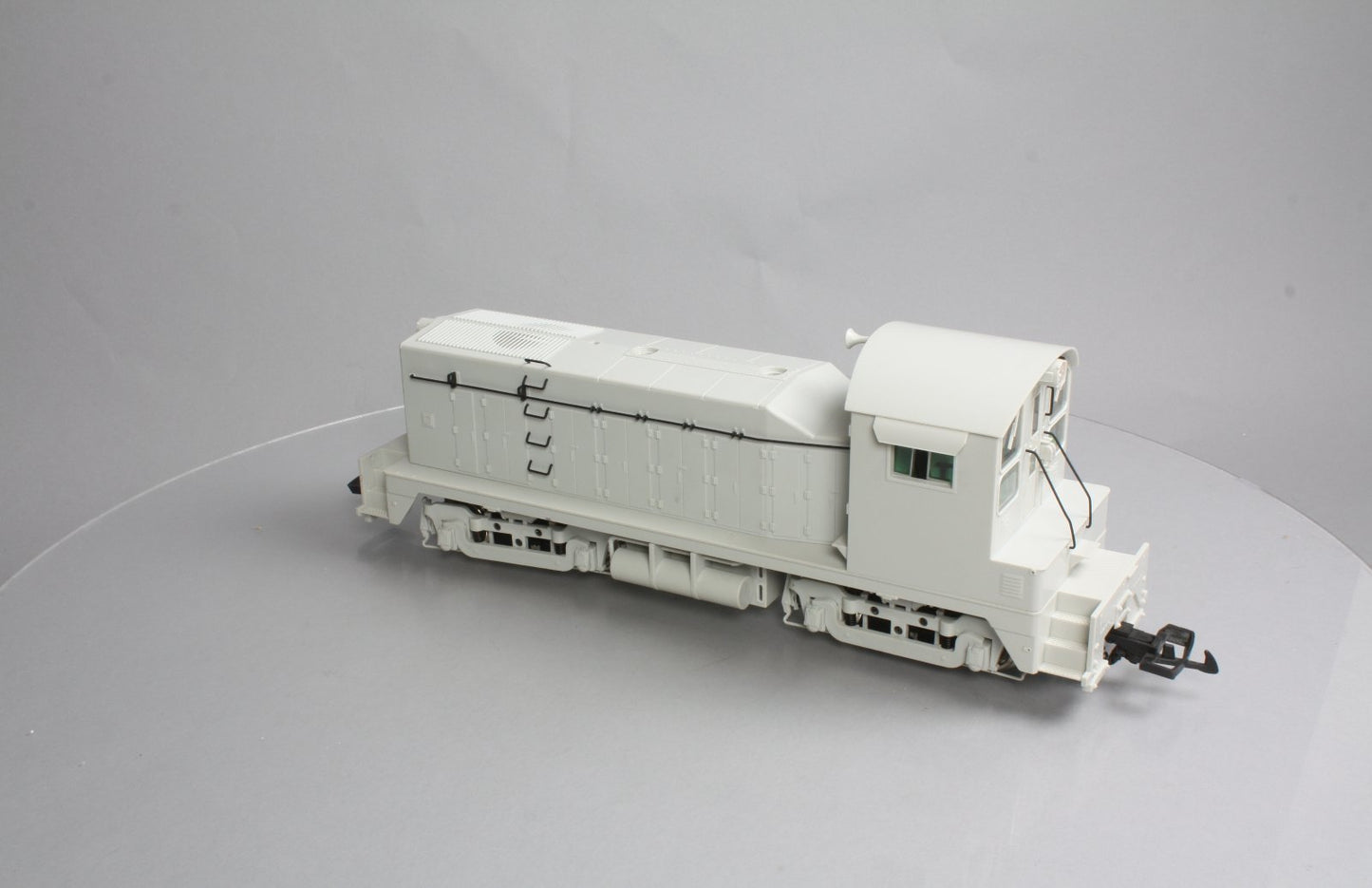 USA Trains 22000 G Undecorated NW2 Diesel Locomotive Powered Cow Unit