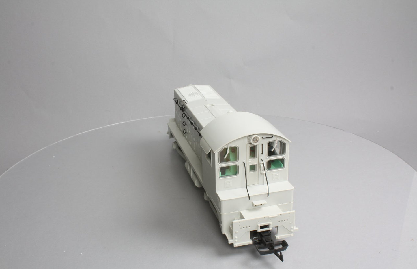 USA Trains 22000 G Undecorated NW2 Diesel Locomotive Powered Cow Unit