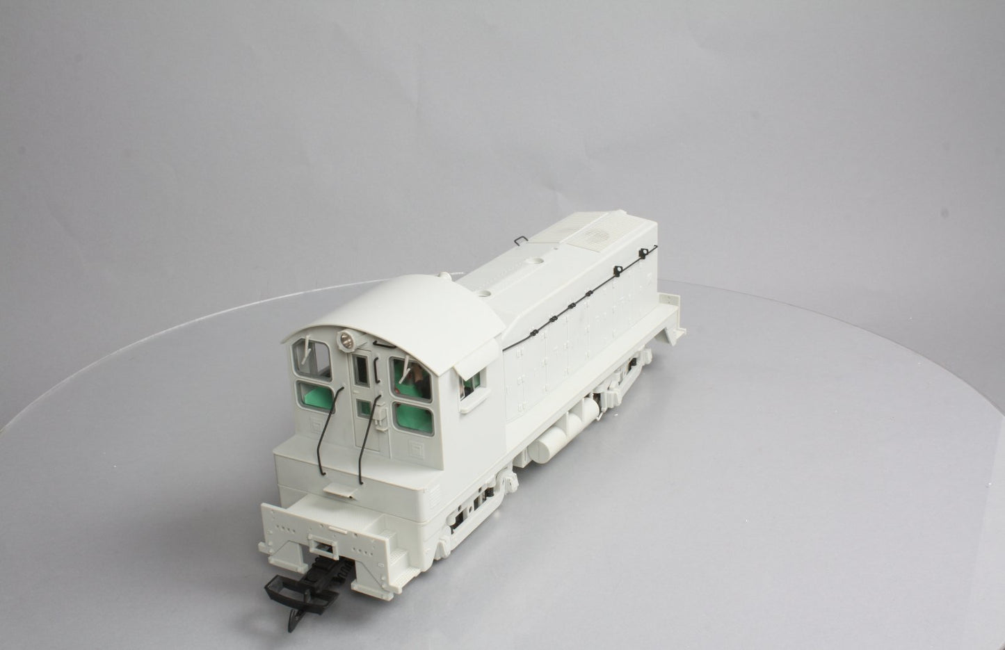 USA Trains 22000 G Undecorated NW2 Diesel Locomotive Powered Cow Unit