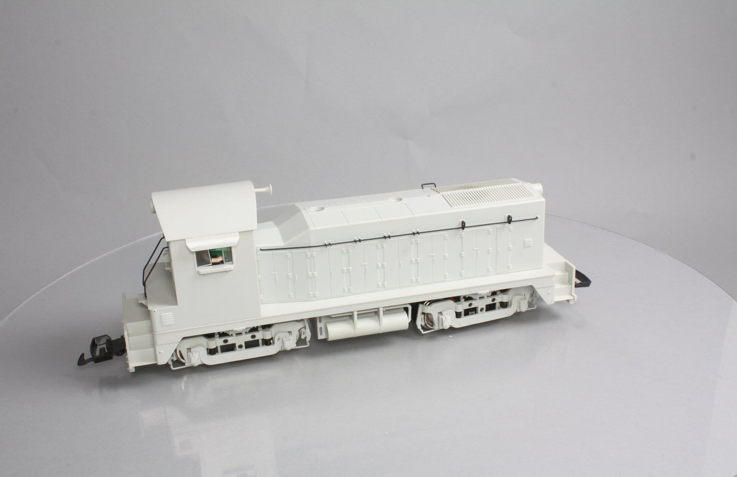 USA Trains 22000 G Undecorated NW2 Diesel Locomotive Powered Cow Unit