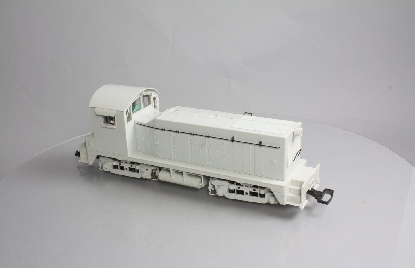 USA Trains 22000 G Undecorated NW2 Diesel Locomotive Powered Cow Unit