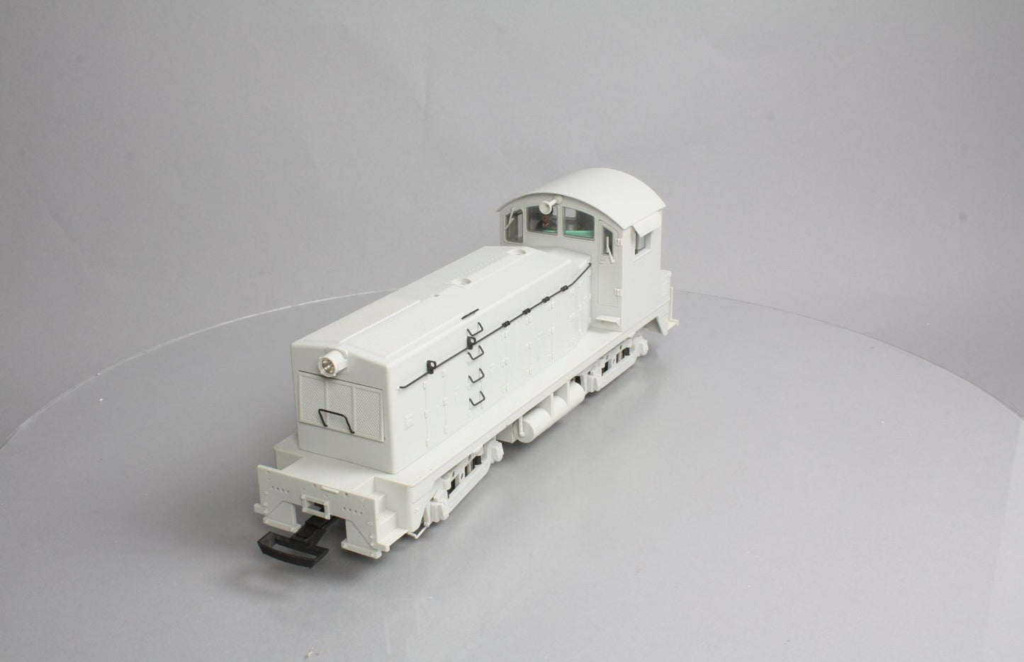 USA Trains 22000 G Undecorated NW2 Diesel Locomotive Powered Cow Unit