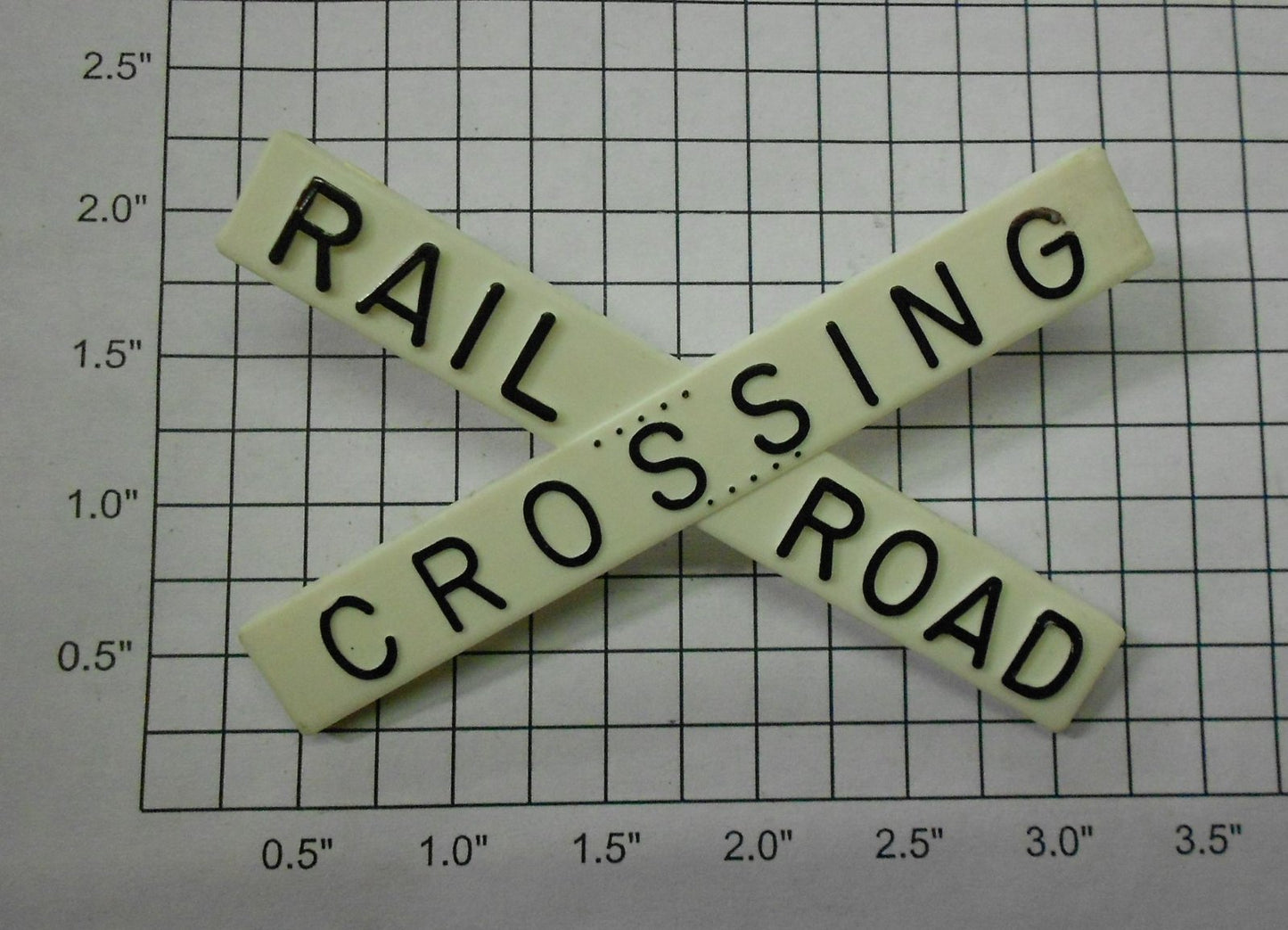 Lionel 154-34  Plastic Railroad Crossing Crossbuck with Black Lettering