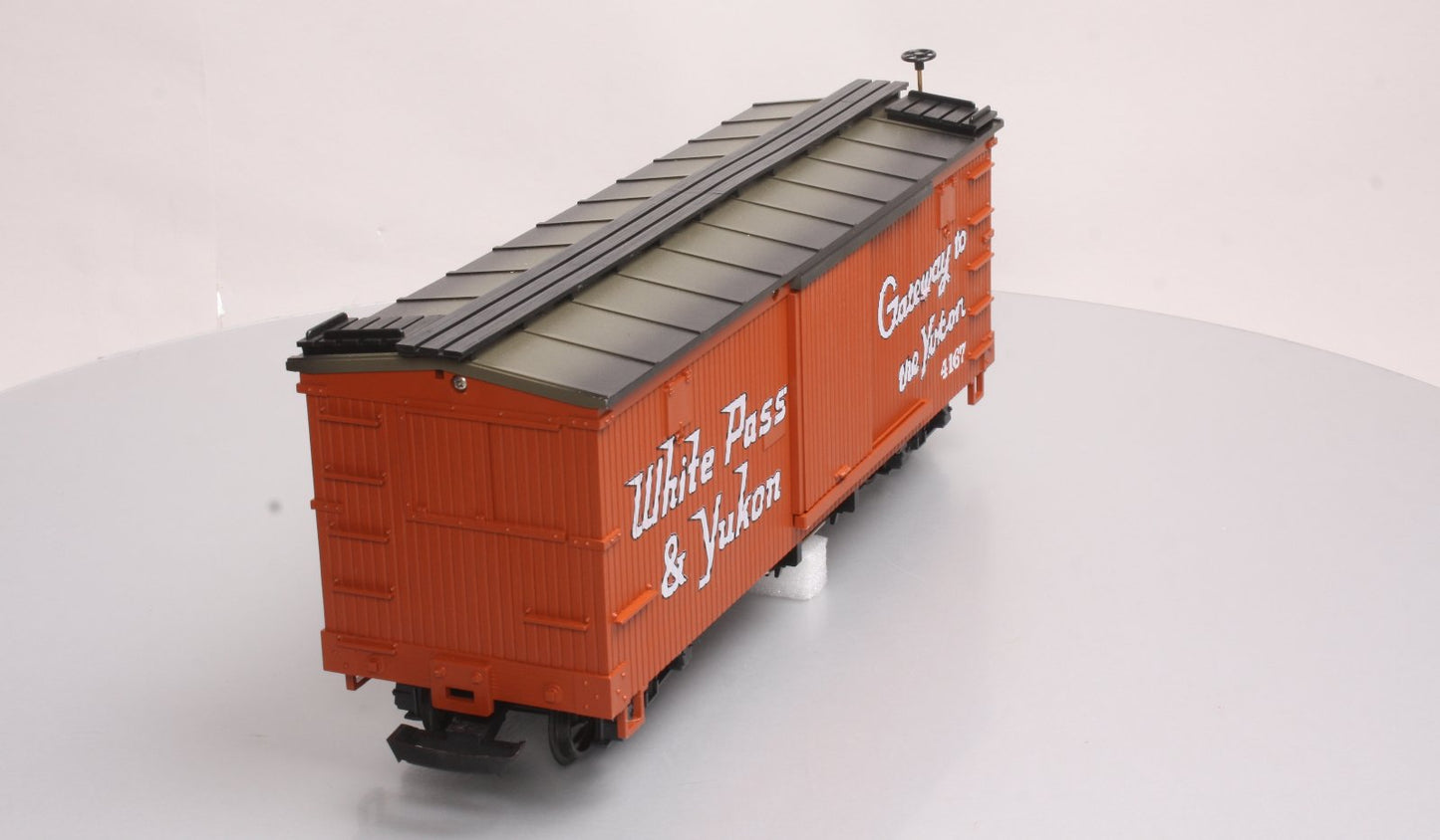 LGB 41675 G Scale White Pass "Gateway to the Yukon" Boxcar #742