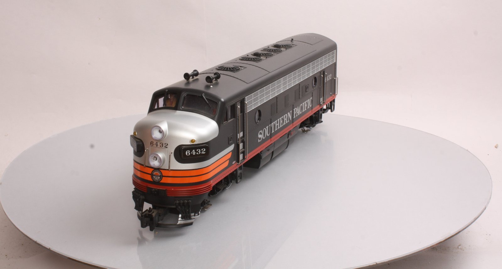 LGB 24570 G Scale Southern Pacific F7-A Diesel Locomotive