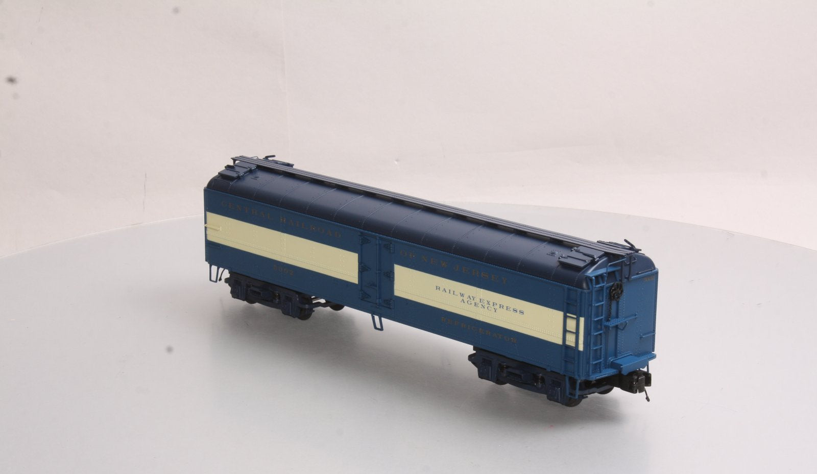 MTH orders East Wind express reefer car