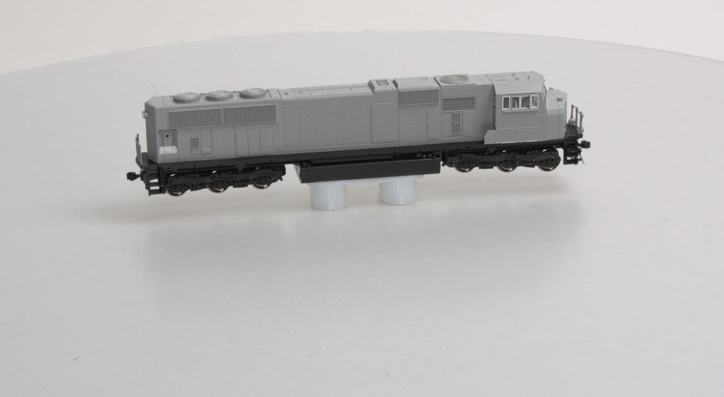 Kato 37-6400 Undecorated SD70MAC w/Cab Headlight