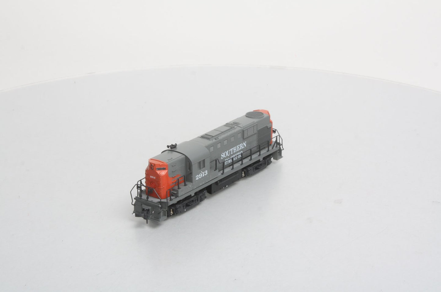 Atlas 7093 HO Scale Southern Pacific RS-11 Diesel Engine #2913 W/DC