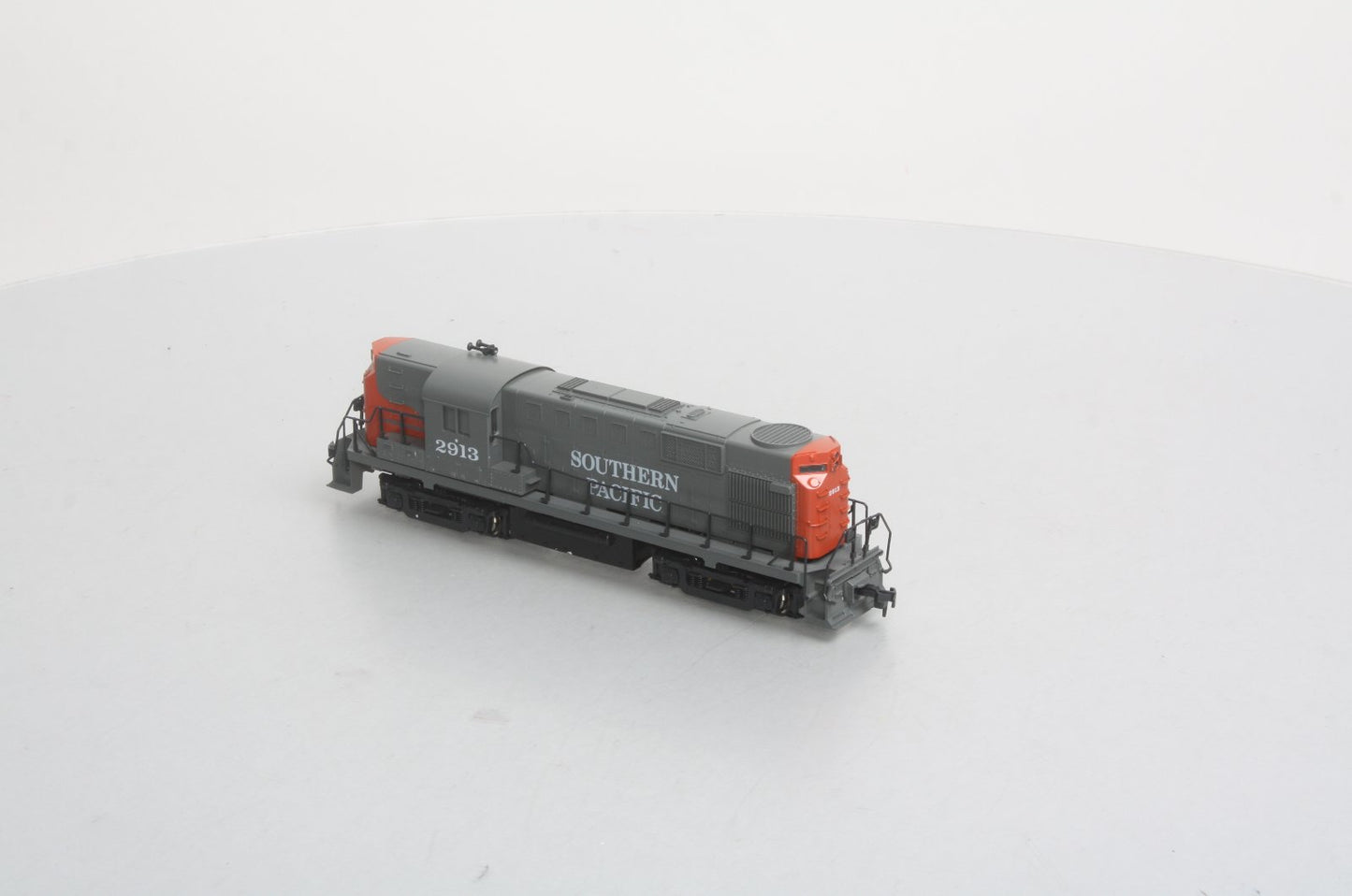 Atlas 7093 HO Scale Southern Pacific RS-11 Diesel Engine #2913 W/DC