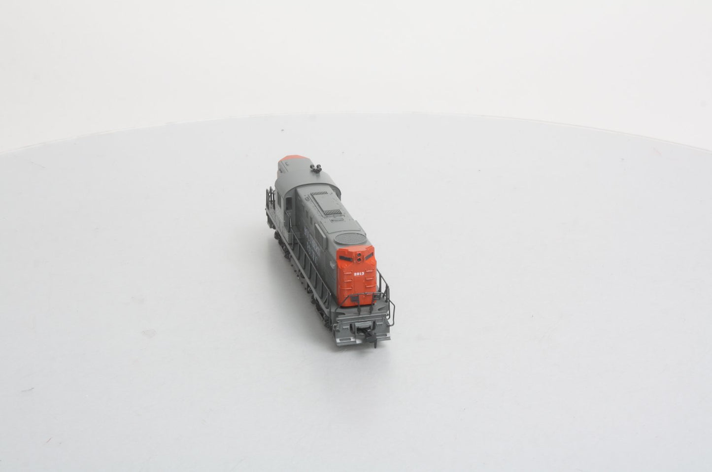 Atlas 7093 HO Scale Southern Pacific RS-11 Diesel Engine #2913 W/DC