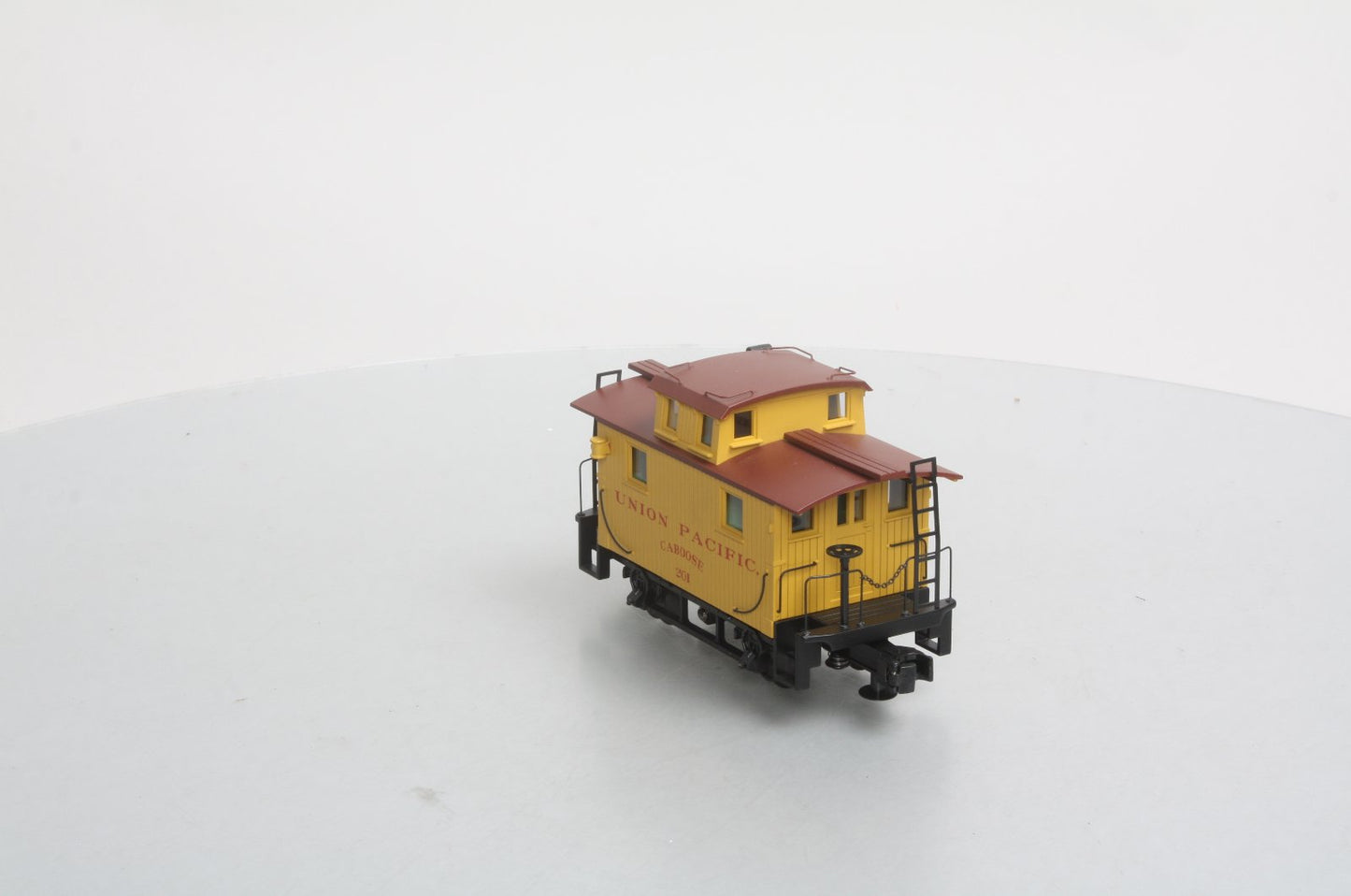 MTH 20-91271 O Gauge Union Pacific Bobber Caboose #201