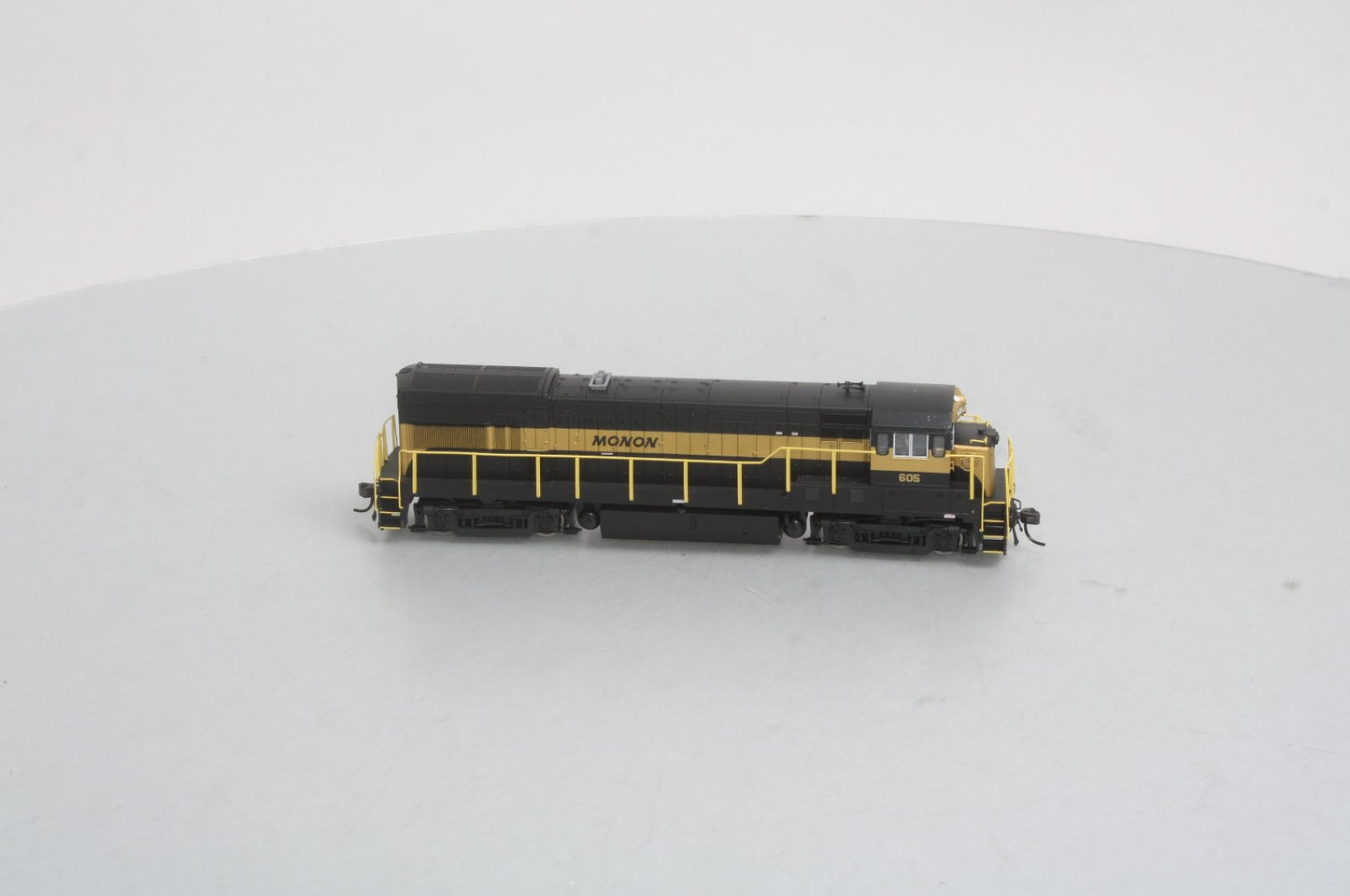 Atlas 10000824 HO Scale Monon U23B Powered Diesel Locomotive