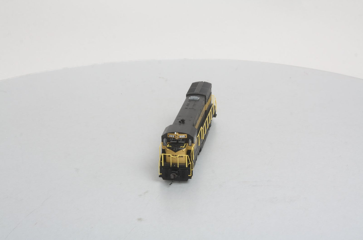 Atlas 10000824 HO Scale Monon U23B Powered Diesel Locomotive