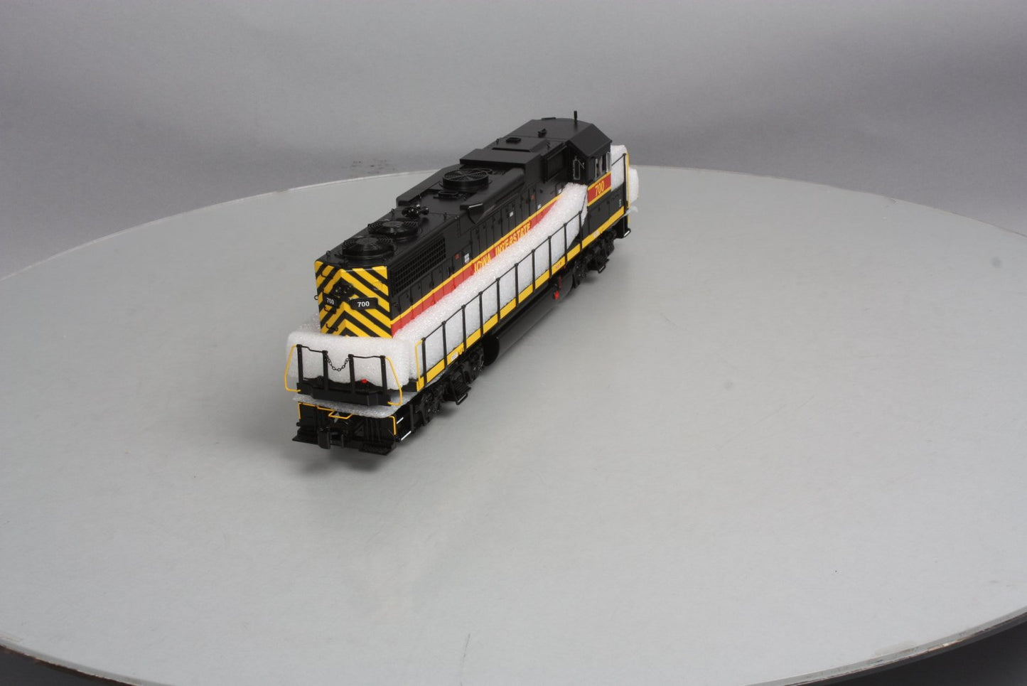 MTH 20-20225-1 Iowa Interstate GP38-2 Diesel Engine w/PS 3.0 #700 (Hi-Rail)