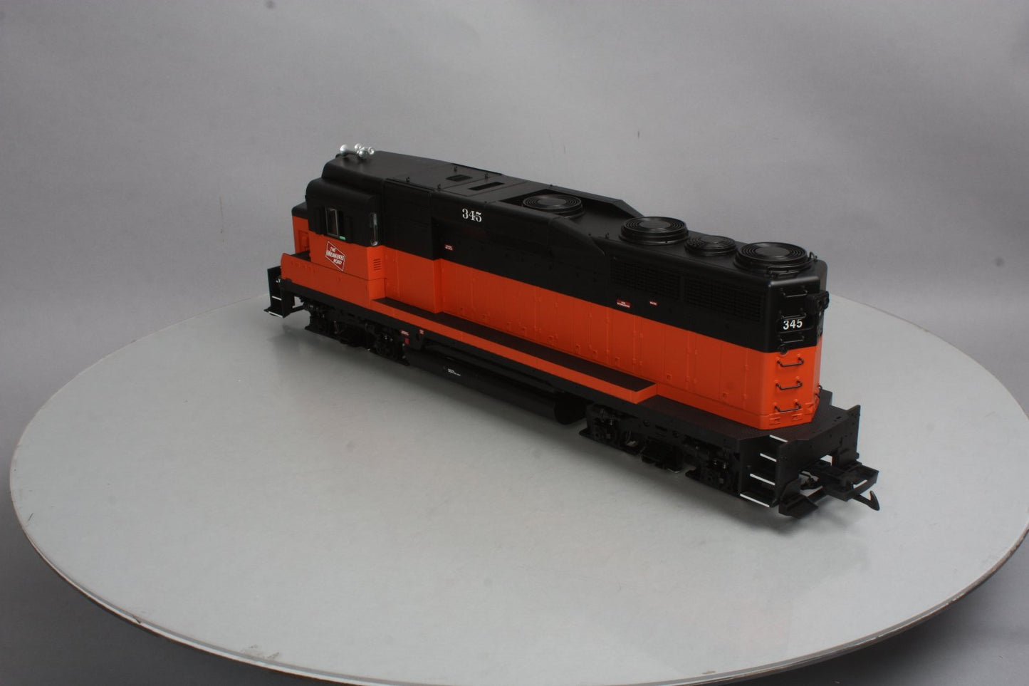 USA Trains 22464 G Milwaukee GP30 Powered Diesel Locomotive