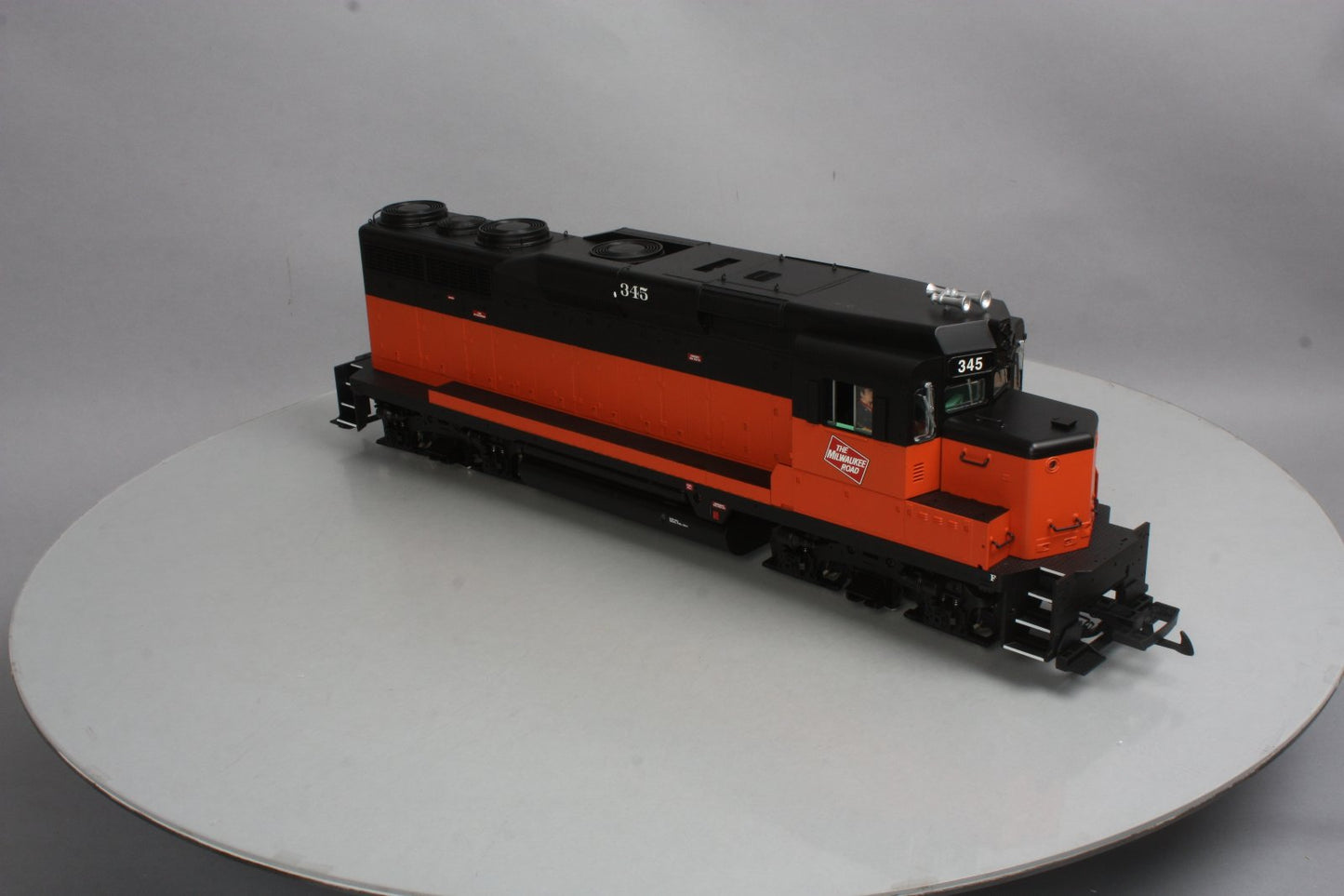 USA Trains 22464 G Milwaukee GP30 Powered Diesel Locomotive