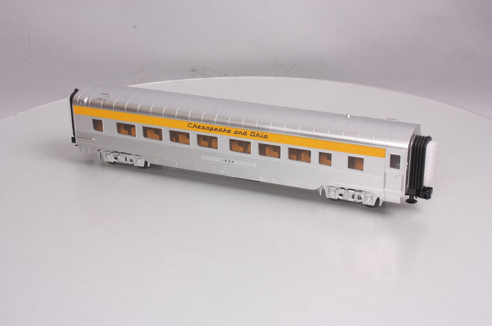 MTH 30-67865 O Chesapeake & Ohio 60' Streamlined Fluted-Side ABS Coach – Trainz