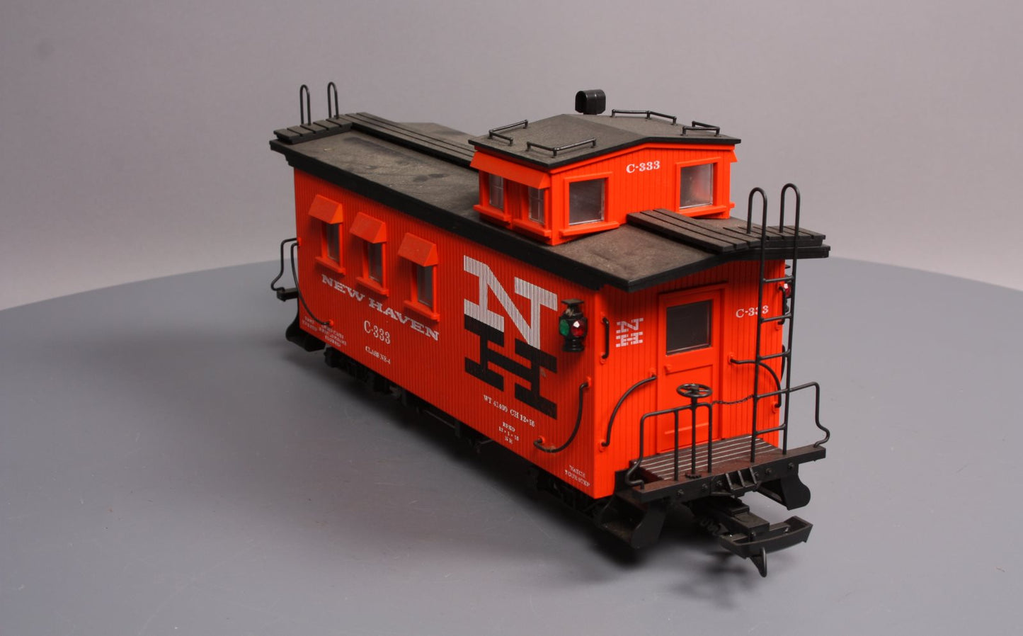 USA Trains R12010 New Haven Wood Side Caboose (Metal Wheels)