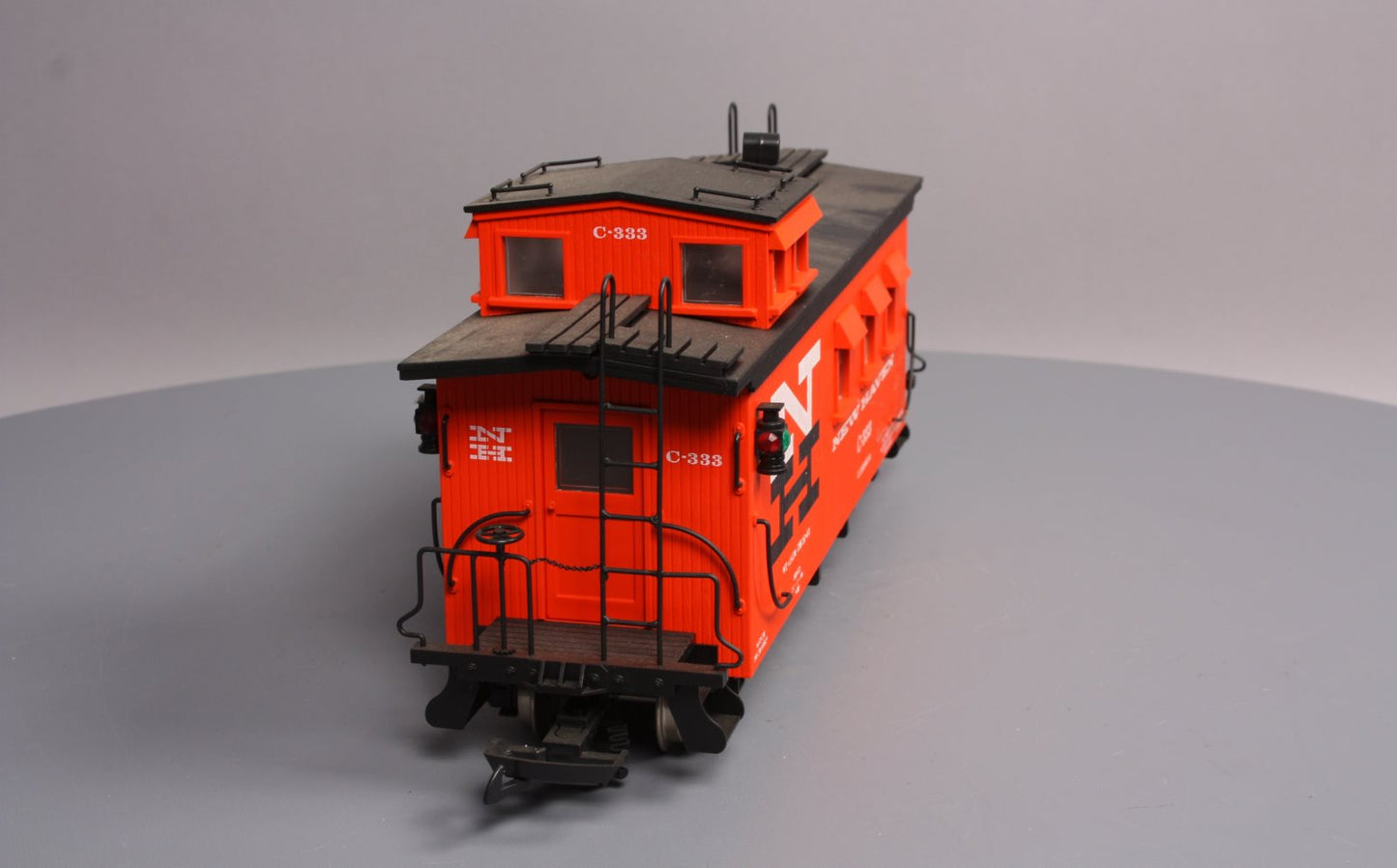 USA Trains R12010 New Haven Wood Side Caboose (Metal Wheels)