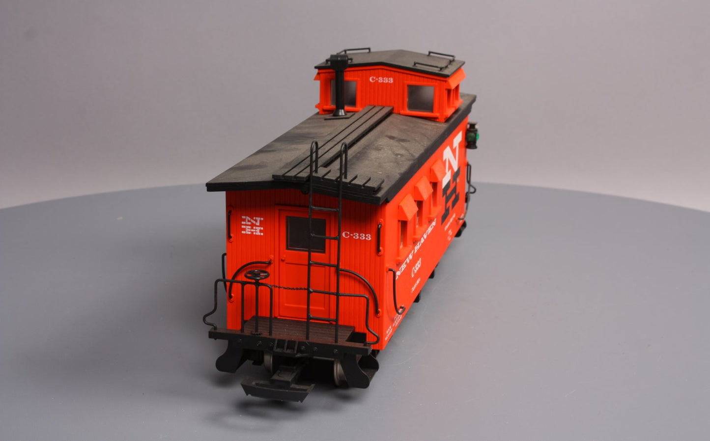 USA Trains R12010 New Haven Wood Side Caboose (Metal Wheels)