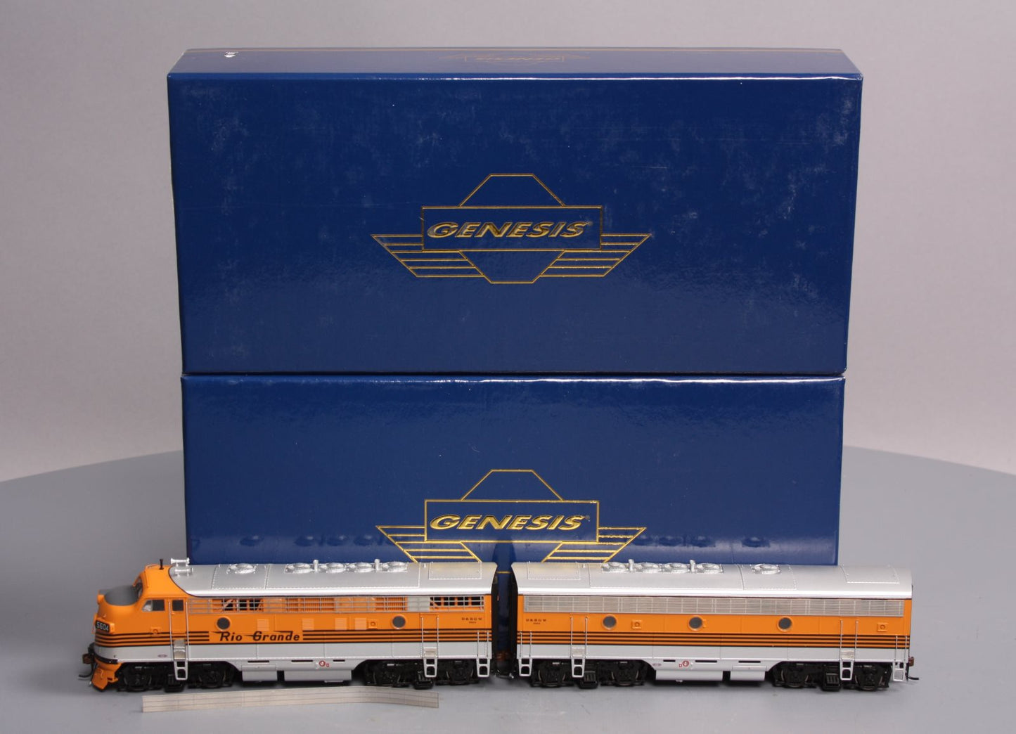 Athearn G22567 HO D&RGW F7 A/B Diesel Locomotive #5604, #5603