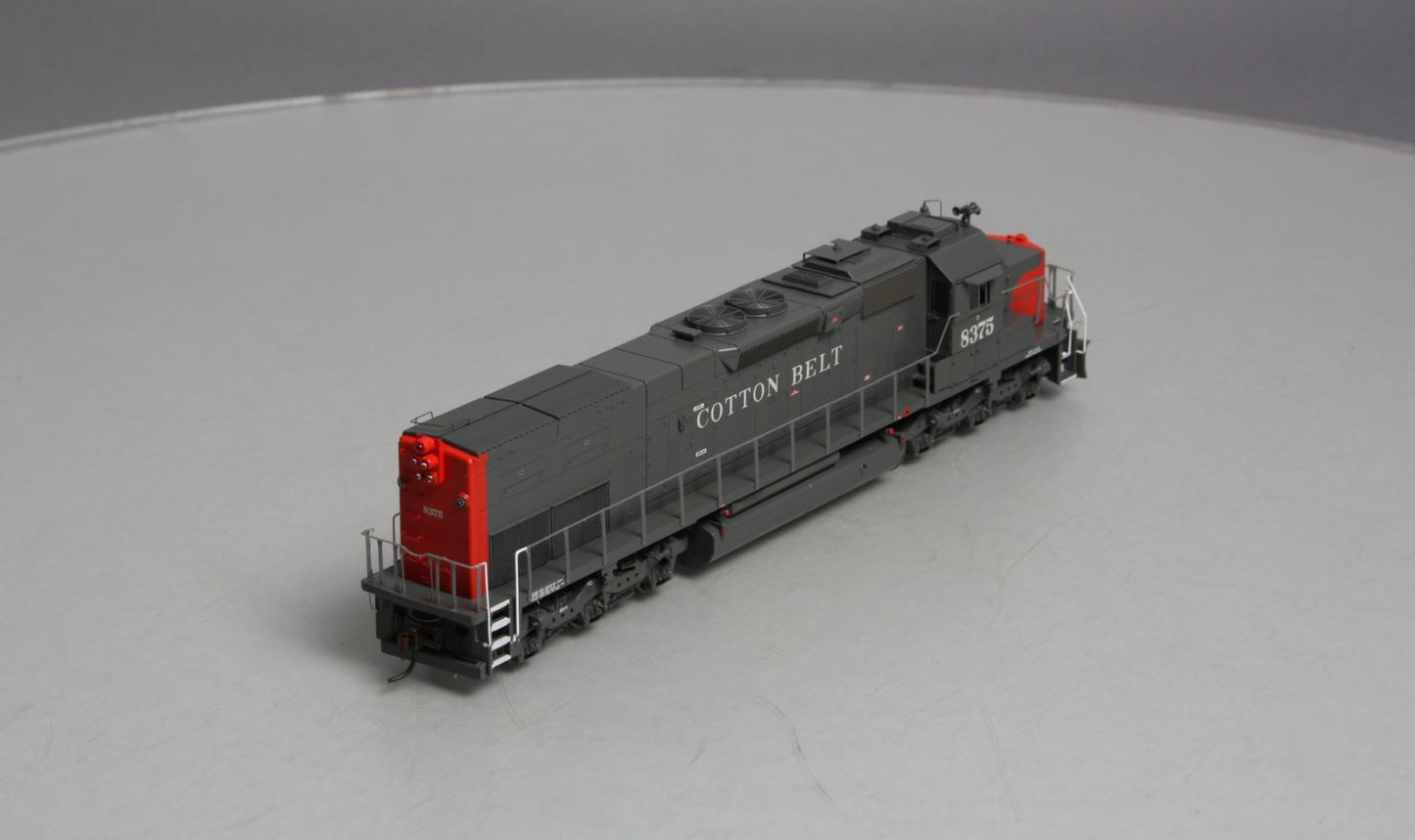 Athearn 95126 HO Cotton Belt SD40T-2 Powered Diesel Locomotive #8375