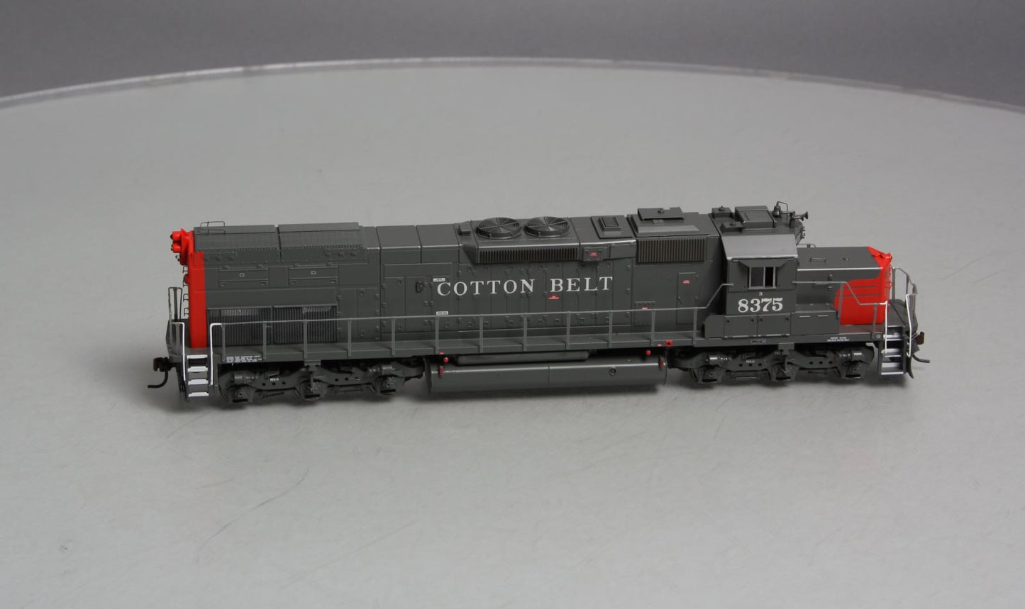 Athearn 95126 HO Cotton Belt SD40T-2 Powered Diesel Locomotive #8375