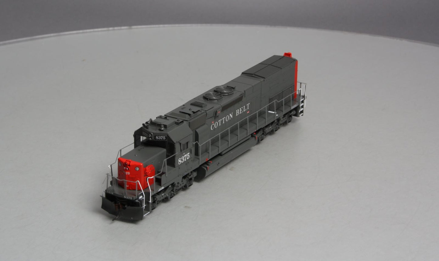 Athearn 95126 HO Cotton Belt SD40T-2 Powered Diesel Locomotive #8375