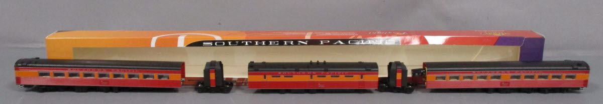 Broadway Limited 1586 HO Southern Pacific Daylight Three-Unit Articulated