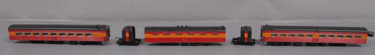 Broadway Limited 1586 HO Southern Pacific Daylight Three-Unit Articulated