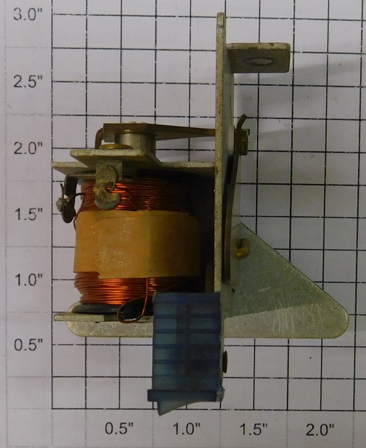 Lionel 3424-14 Solenoid, Bracket & Cam Assembly - Damaged