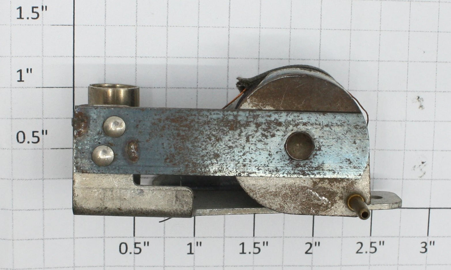 Lionel 128-15 Motor & Lamp Bracket Assembly