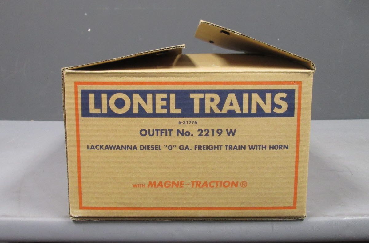 Lionel 6-31776 O Gauge 2219W FM Thunderbird Diesel Freight Train Set