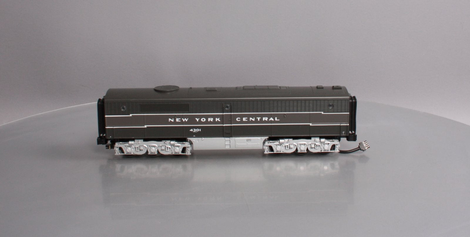 MTH 30-20128-3 NYC Alco PA B Unit Non-Powered Diesel Engine #4301 – Trainz