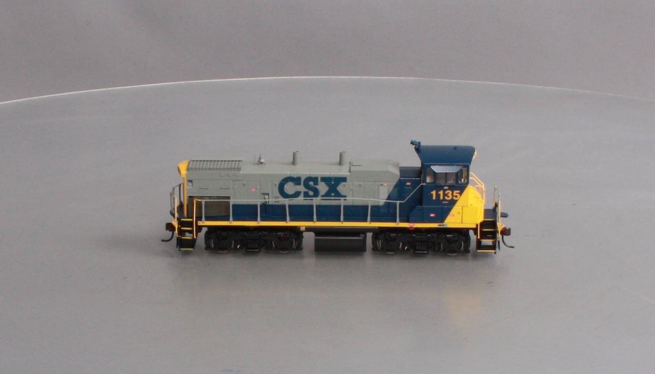 Athearn G66156 HO CSX MP15-AC Diesel Locomotive #1135 with Sound