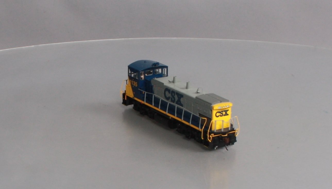 Athearn G66156 HO CSX MP15-AC Diesel Locomotive #1135 with Sound