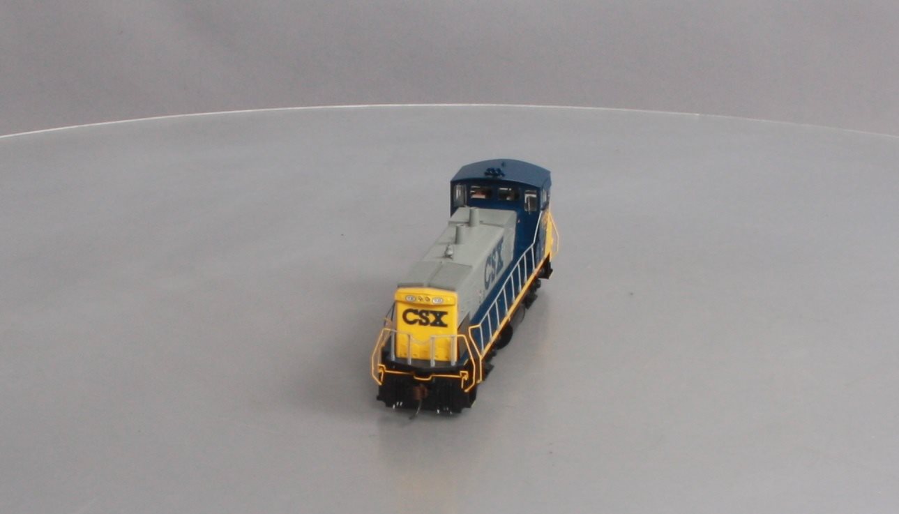 Athearn G66156 HO CSX MP15-AC Diesel Locomotive #1135 with Sound