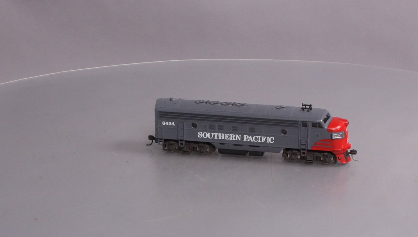 Atlas 7048 HO Scale Southern Pacific FP7 Diesel Locomotive #6454