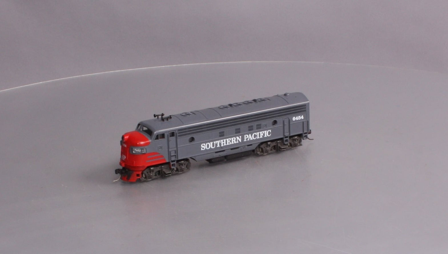 Atlas 7048 HO Scale Southern Pacific FP7 Diesel Locomotive #6454